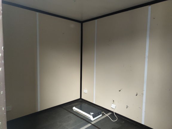 A 20 x 8ft 50/50 Office/Store in Ex-Hire Fleet condition, located in Glasgow