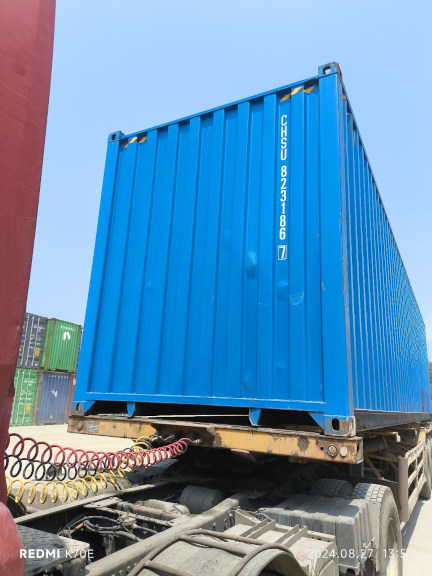 A 40 x 8ft High-Cube Container in Cargo Worthy - Premium condition, located in London