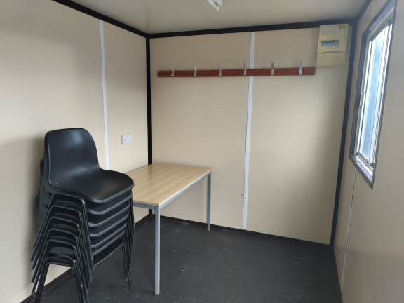 A 20 x 8ft Canteen Unit in Ex-Hire Fleet condition, located in Glasgow (Blochairn)