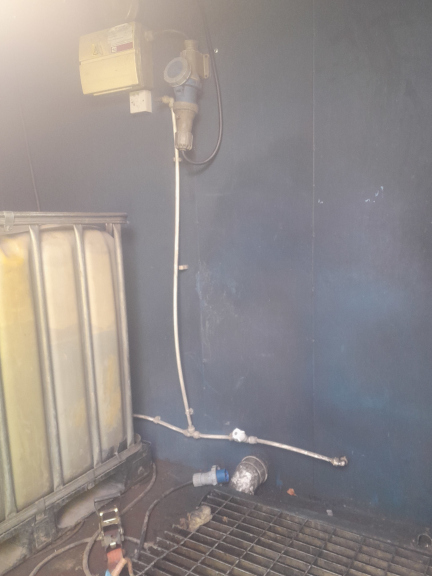 A 26 x 10ft Static Welfare Unit in Ex-Hire Fleet condition, located in Glasgow